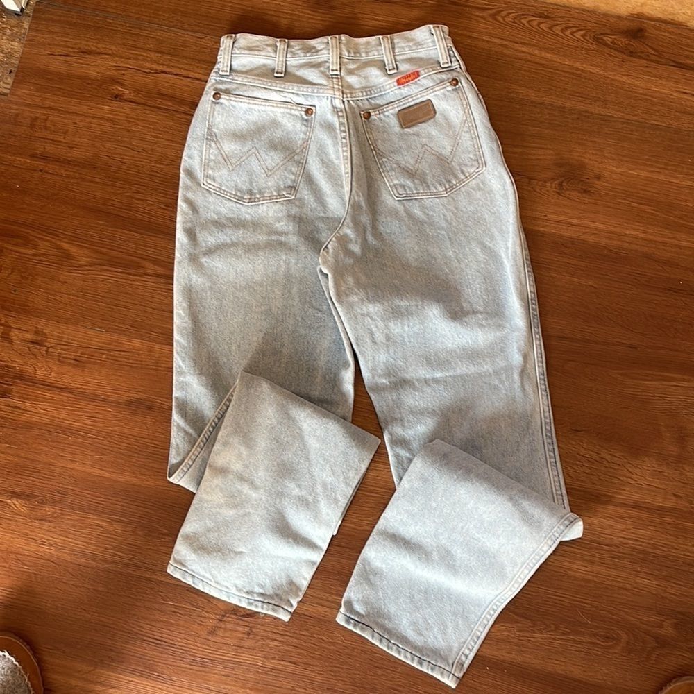 Vintage Wrangler highrise Jeans from Urban Renewal - Picture 5 of 12